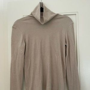 UNIQLO Fleece Tan Turtleneck